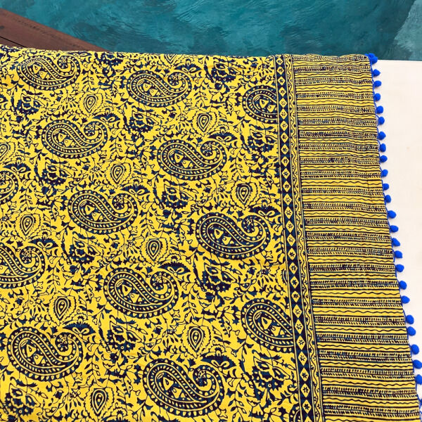 Batik Strandlaken met Pompons Enjoy Your Life